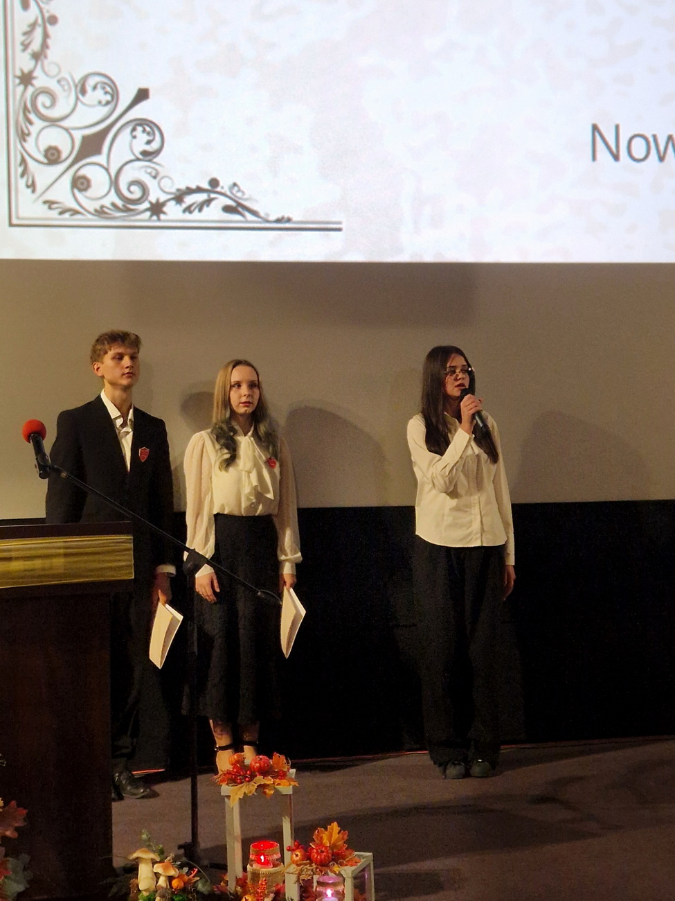 Zdjęcie Ślubowanie kl 1 2025 (41)cea39f0f-68b9-42d4-8041-ea02f4eeffad.jpg w galerii Ślubowanie klas pierwszych (6.10.2025)